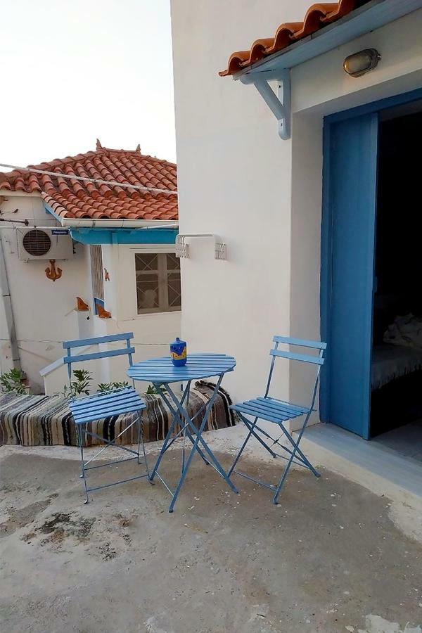 Appartement Theseus à Poros Town Extérieur photo