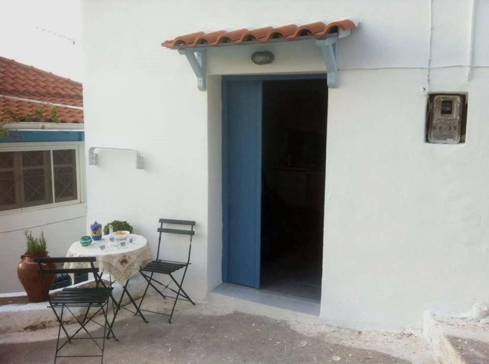 Appartement Theseus à Poros Town Extérieur photo