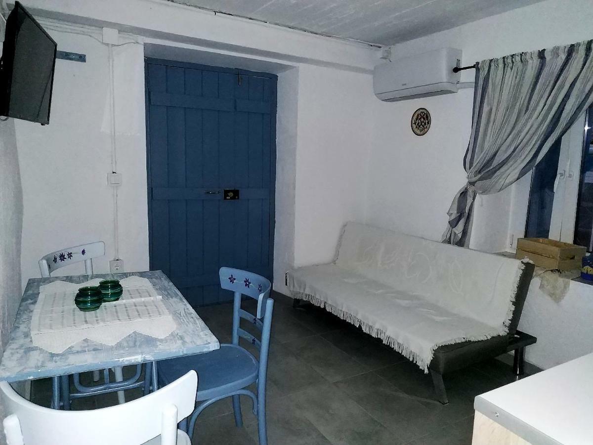 Appartement Theseus à Poros Town Extérieur photo